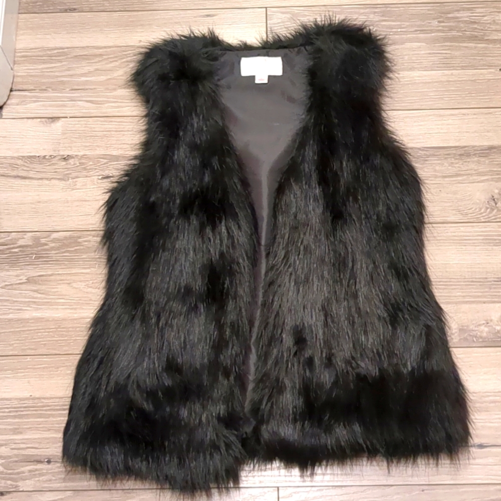 Exhilaration faux fur black vest